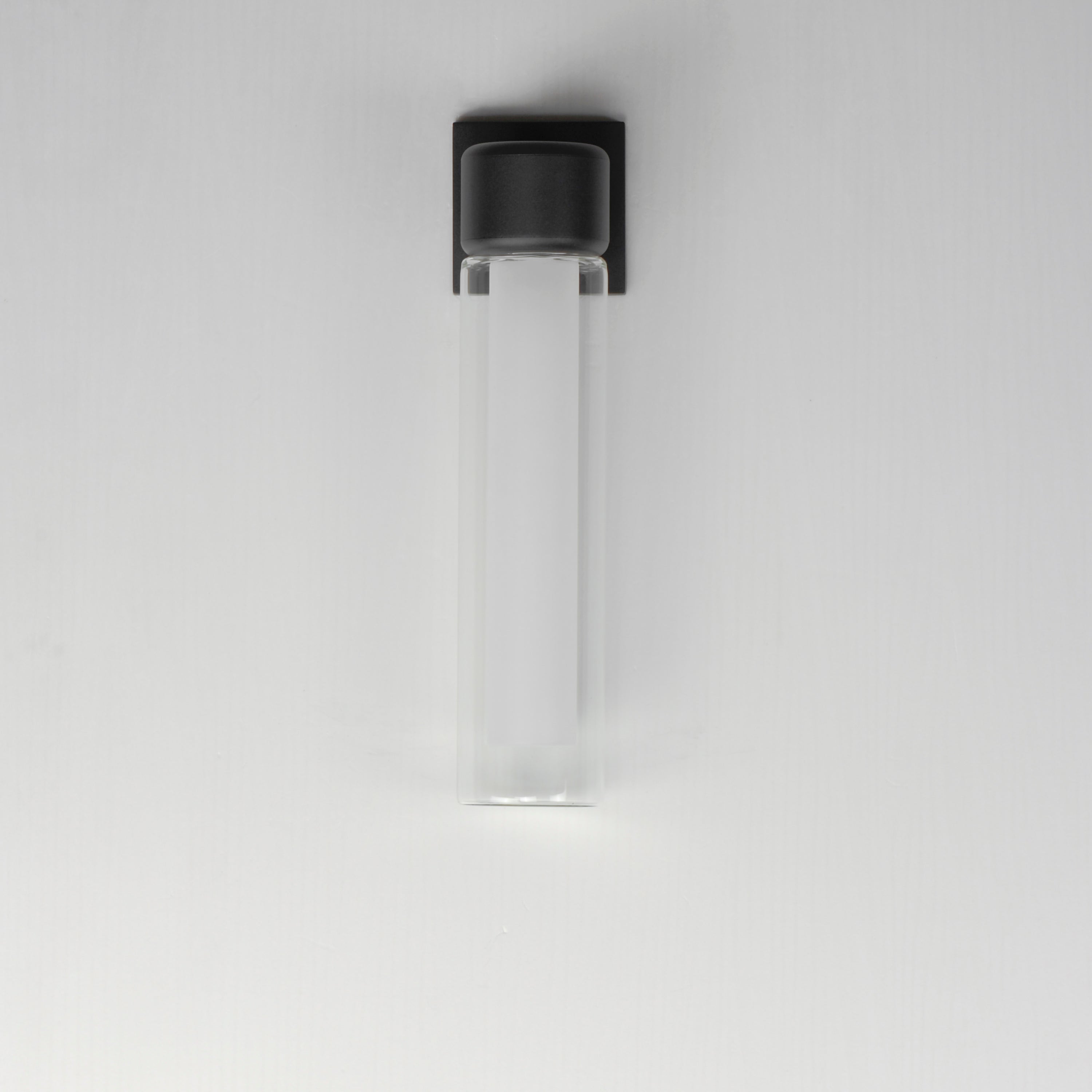 Dram-Outdoor Wall Mount by ET2