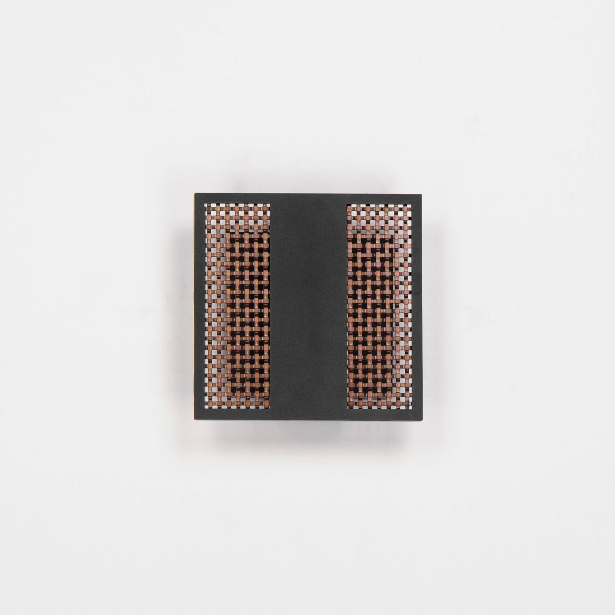 Interlace-Outdoor Wall Mount by ET2