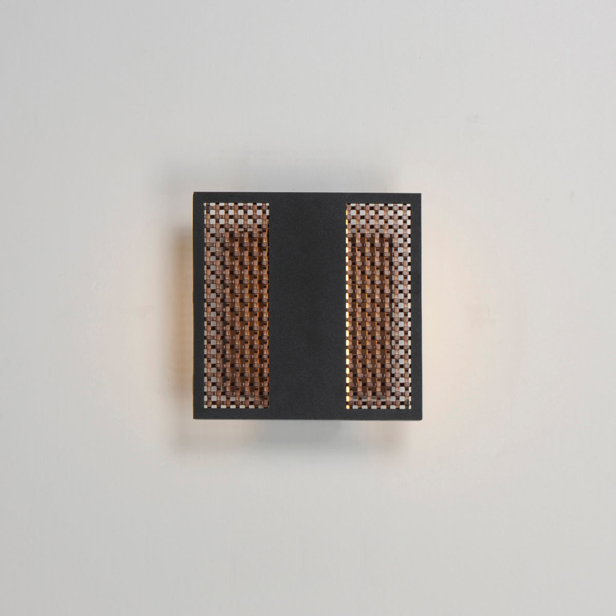 Interlace-Outdoor Wall Mount by ET2