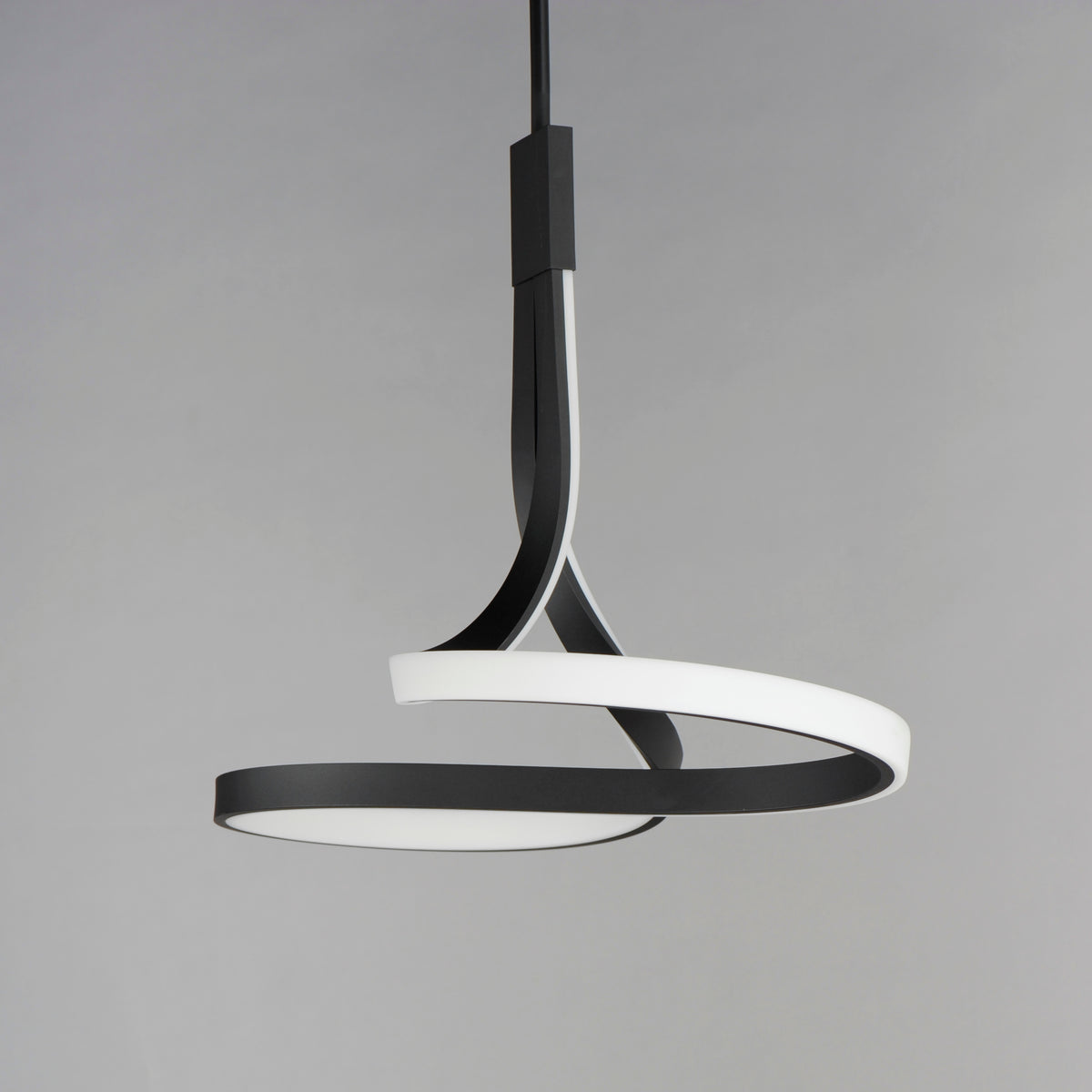 Serpentine-Single Pendant by ET2
