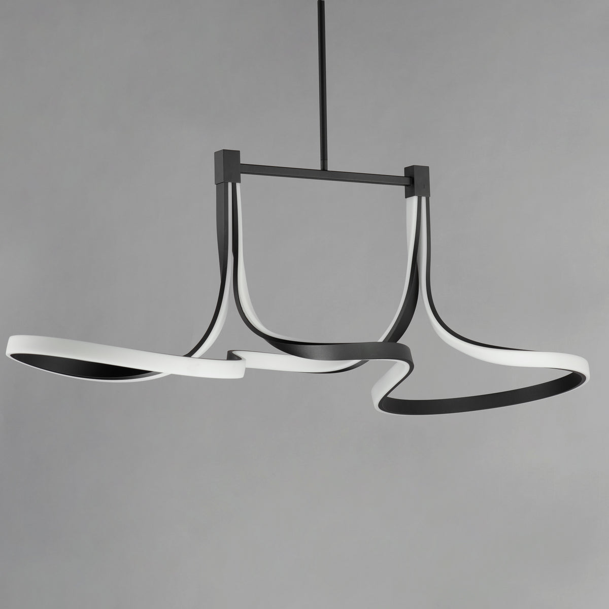 Serpentine-Linear Pendant by ET2