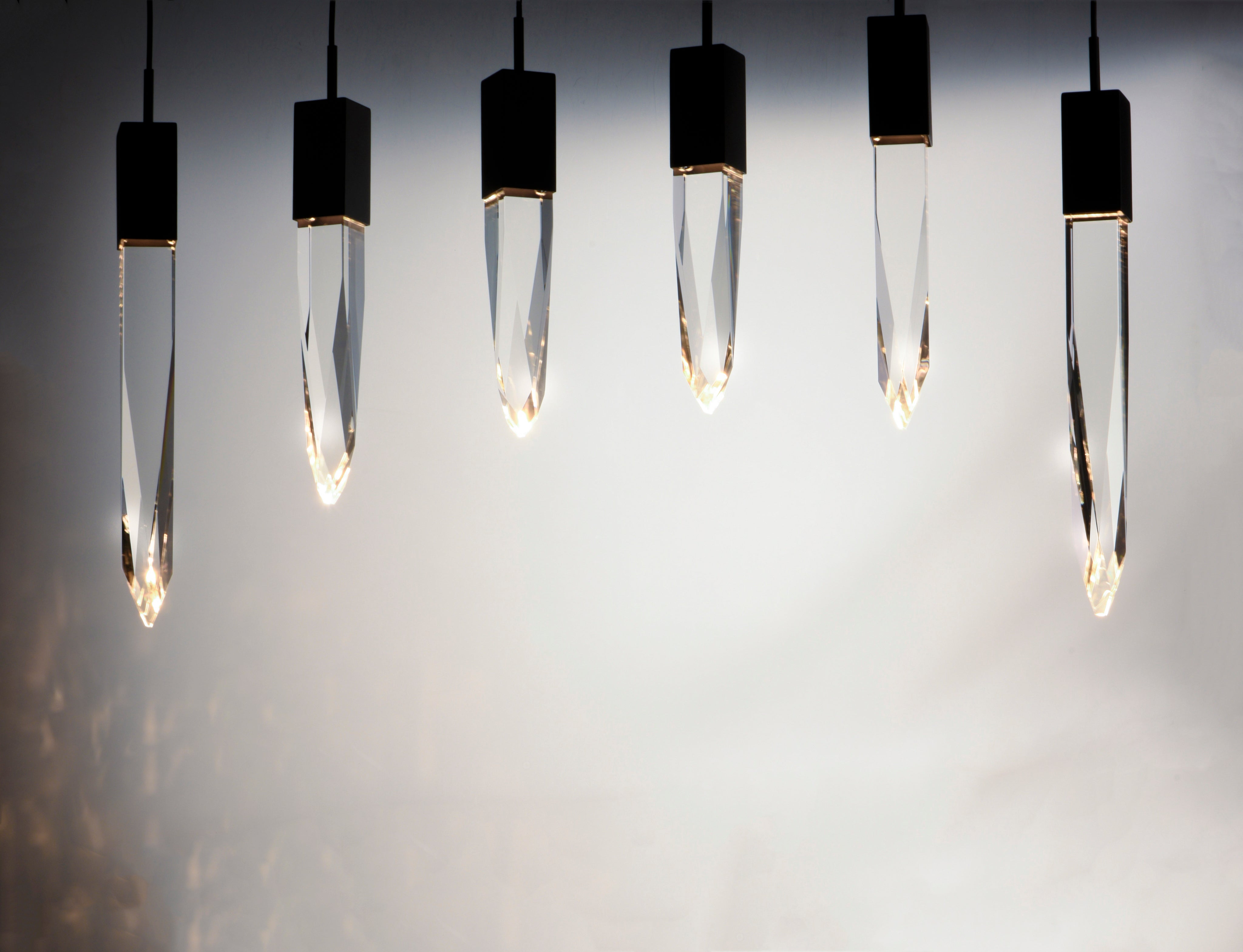 Quartz-Linear Pendant by ET2