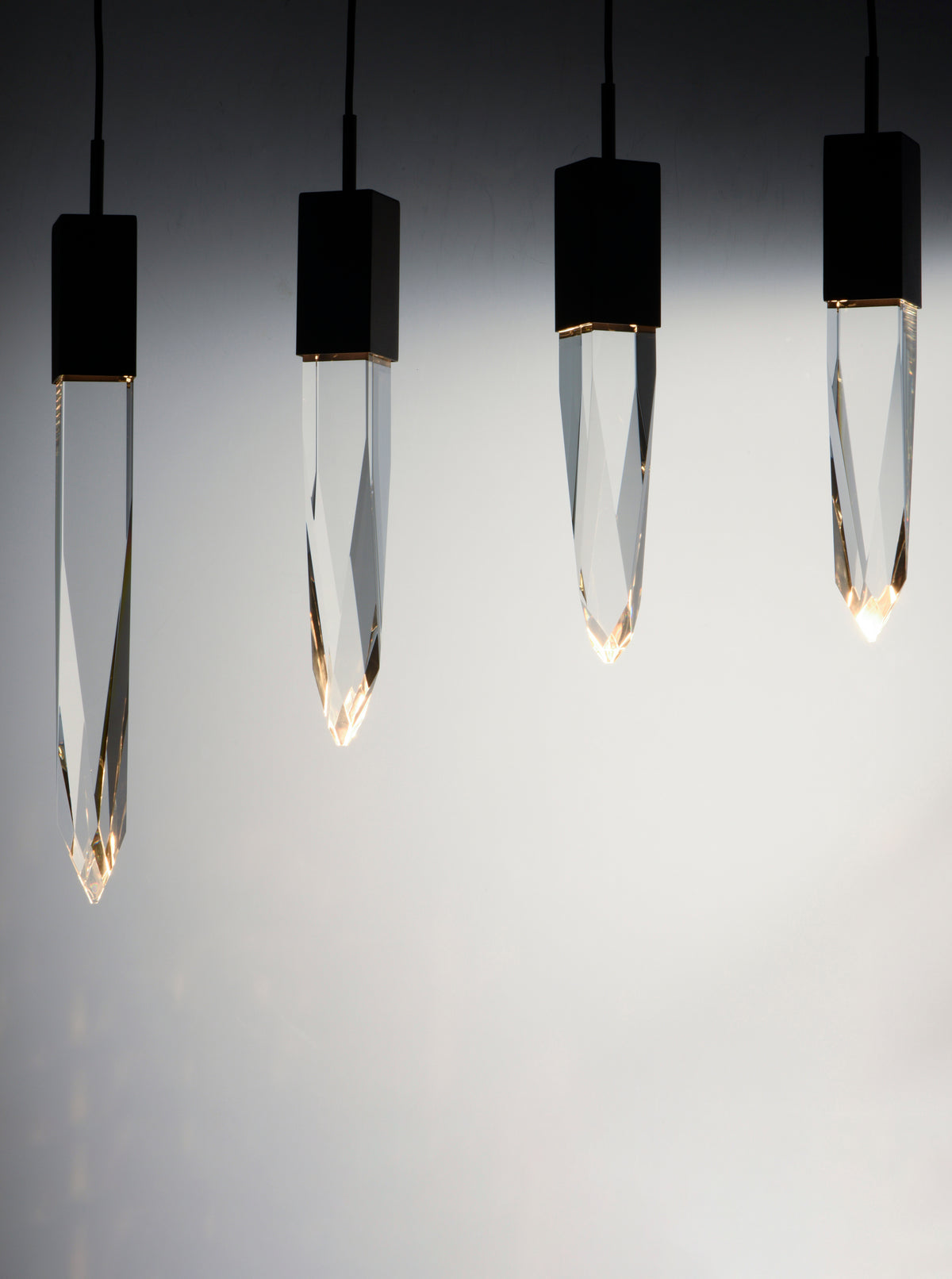 Quartz-Linear Pendant by ET2