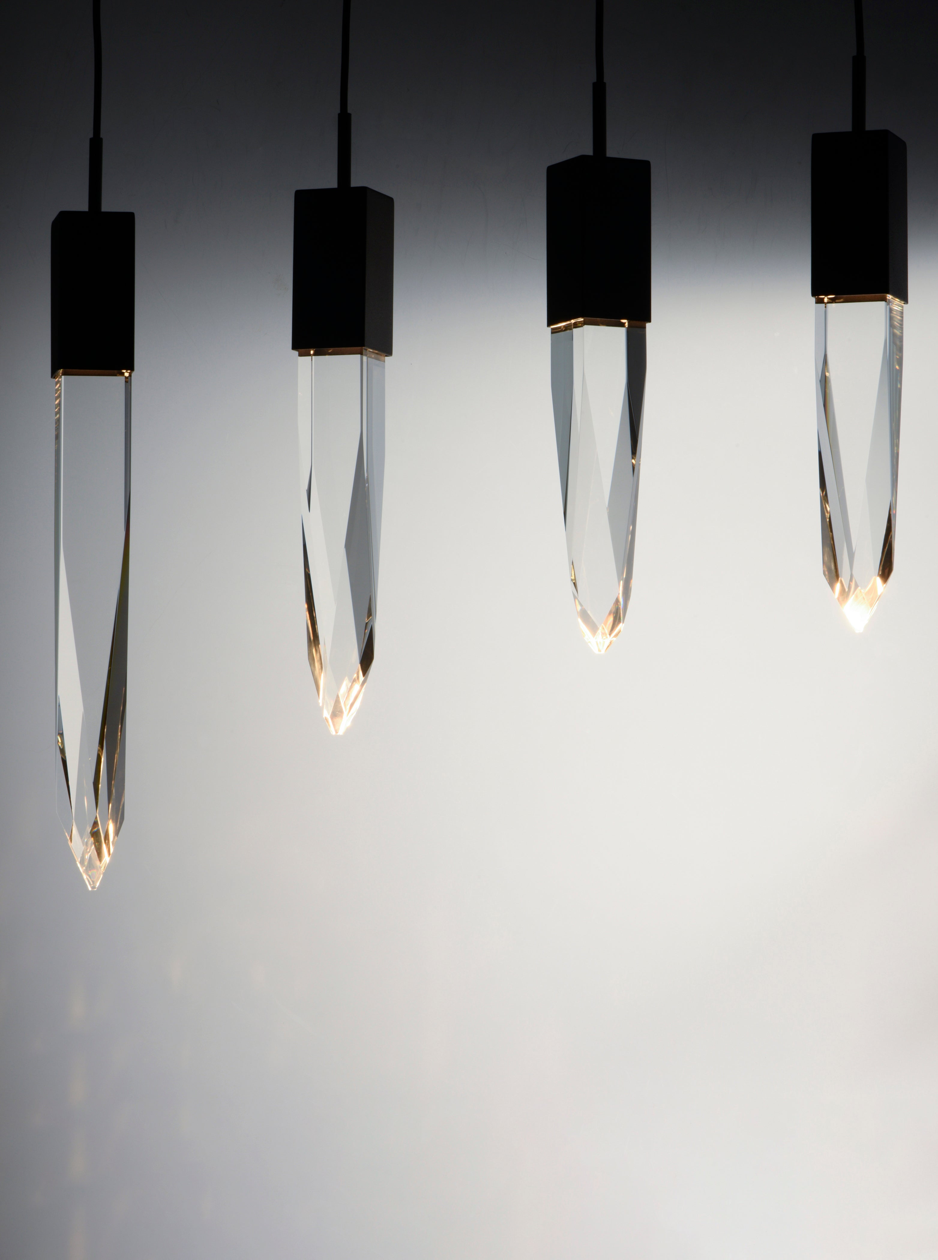Quartz-Linear Pendant by ET2