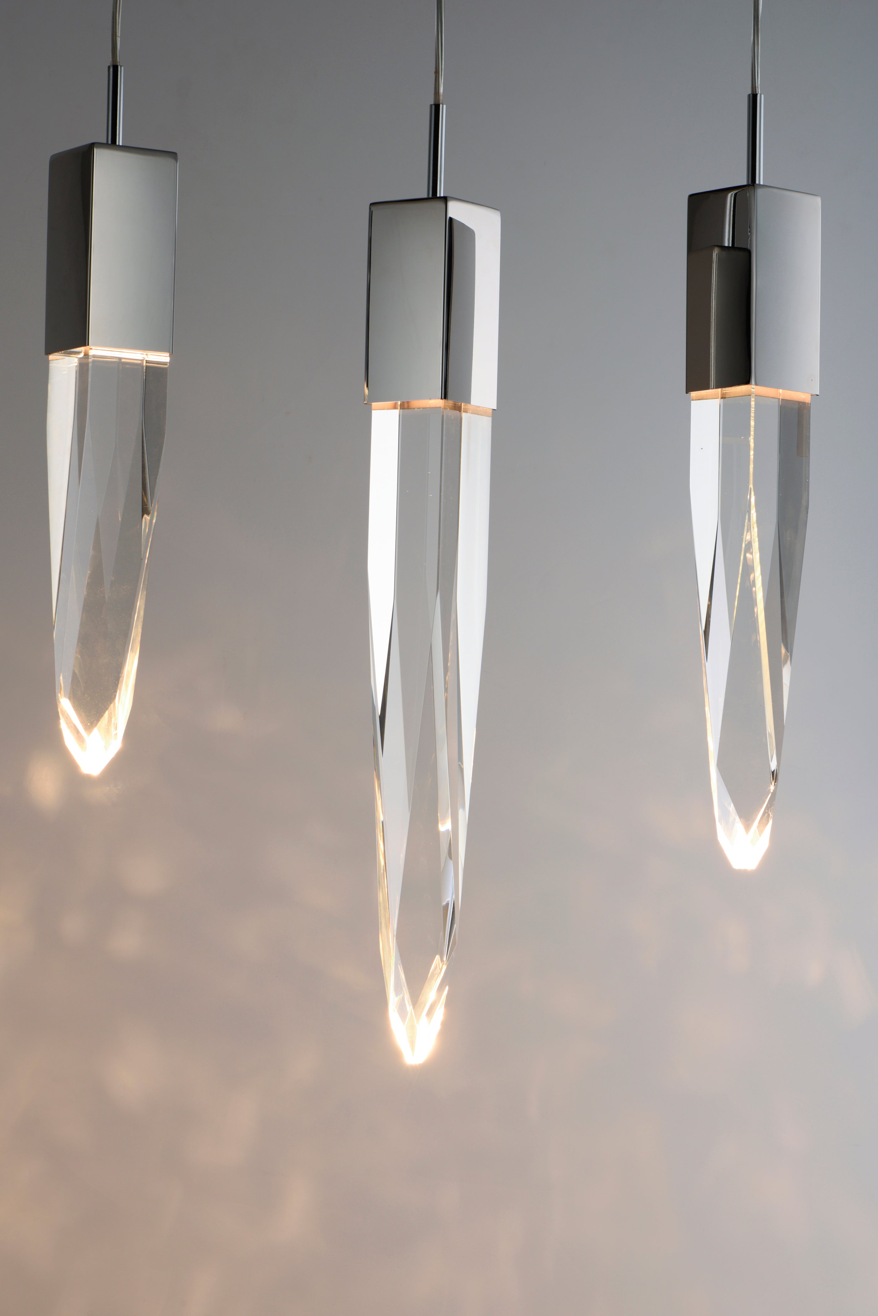 Quartz-Linear Pendant by ET2