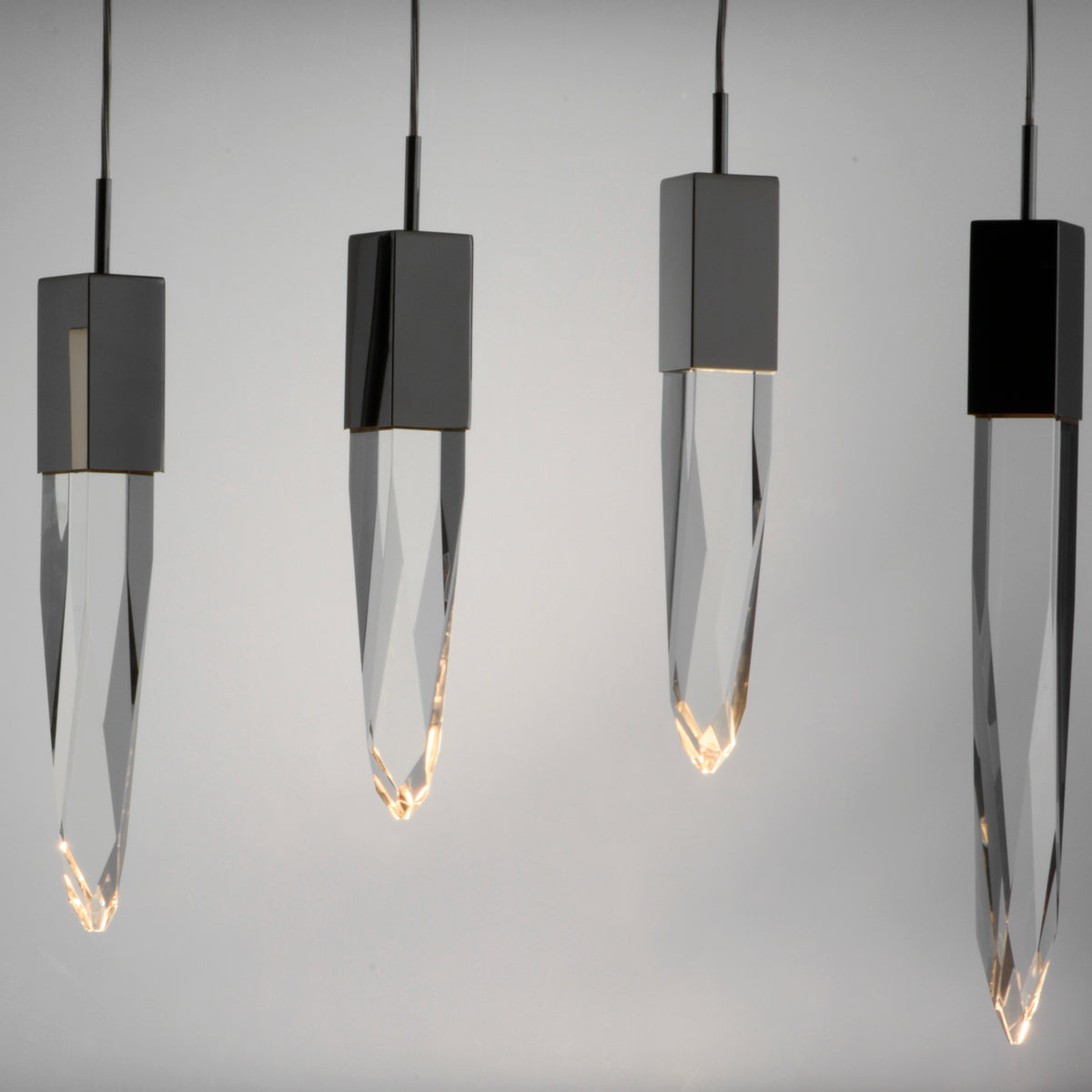 Quartz-Multi-Light Pendant by ET2