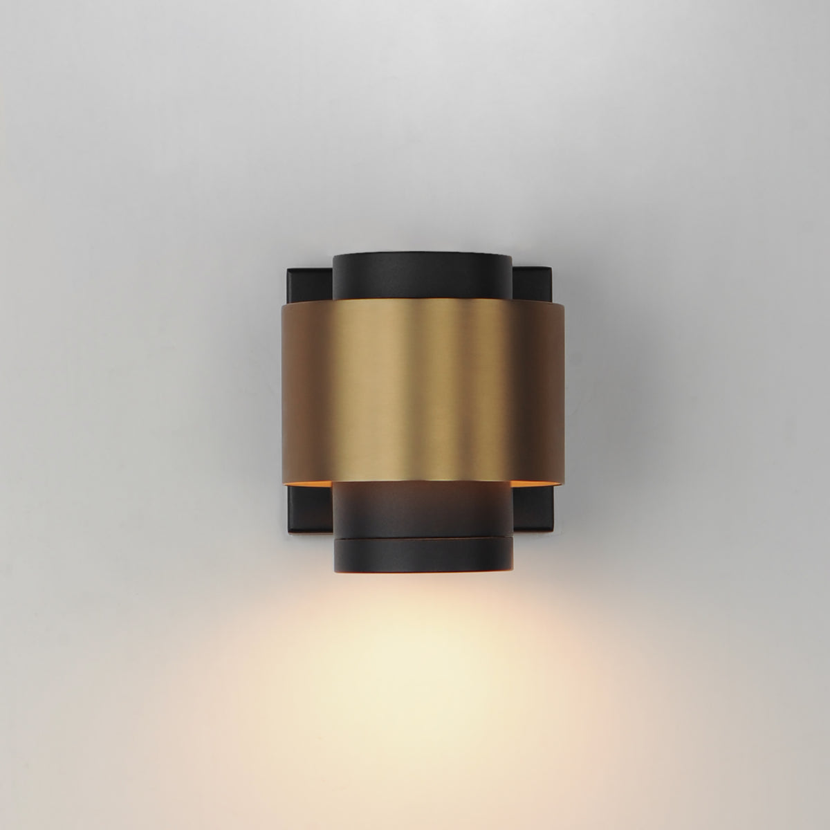 Reveal Outdoor-Outdoor Wall Mount by ET2