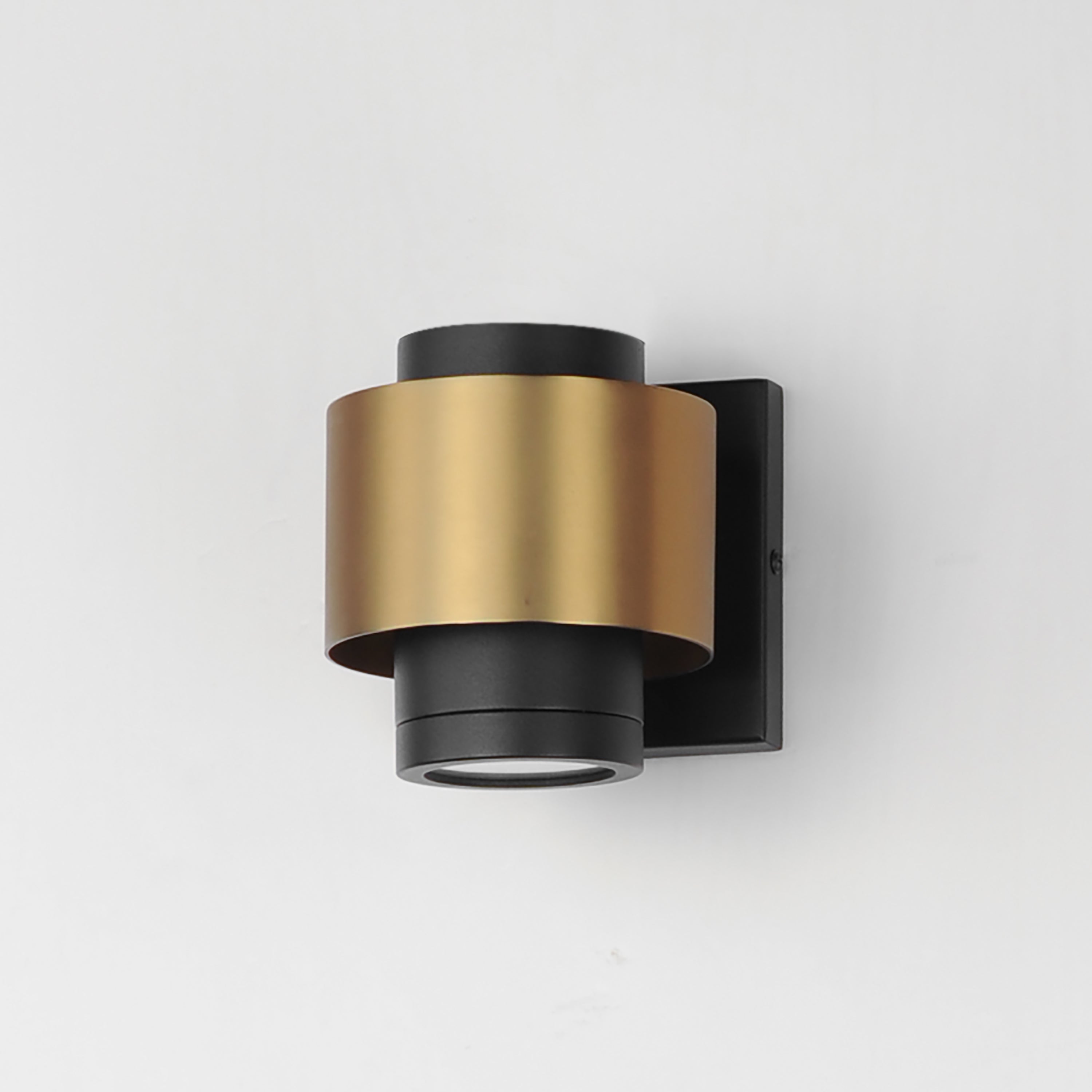Reveal Outdoor-Outdoor Wall Mount by ET2