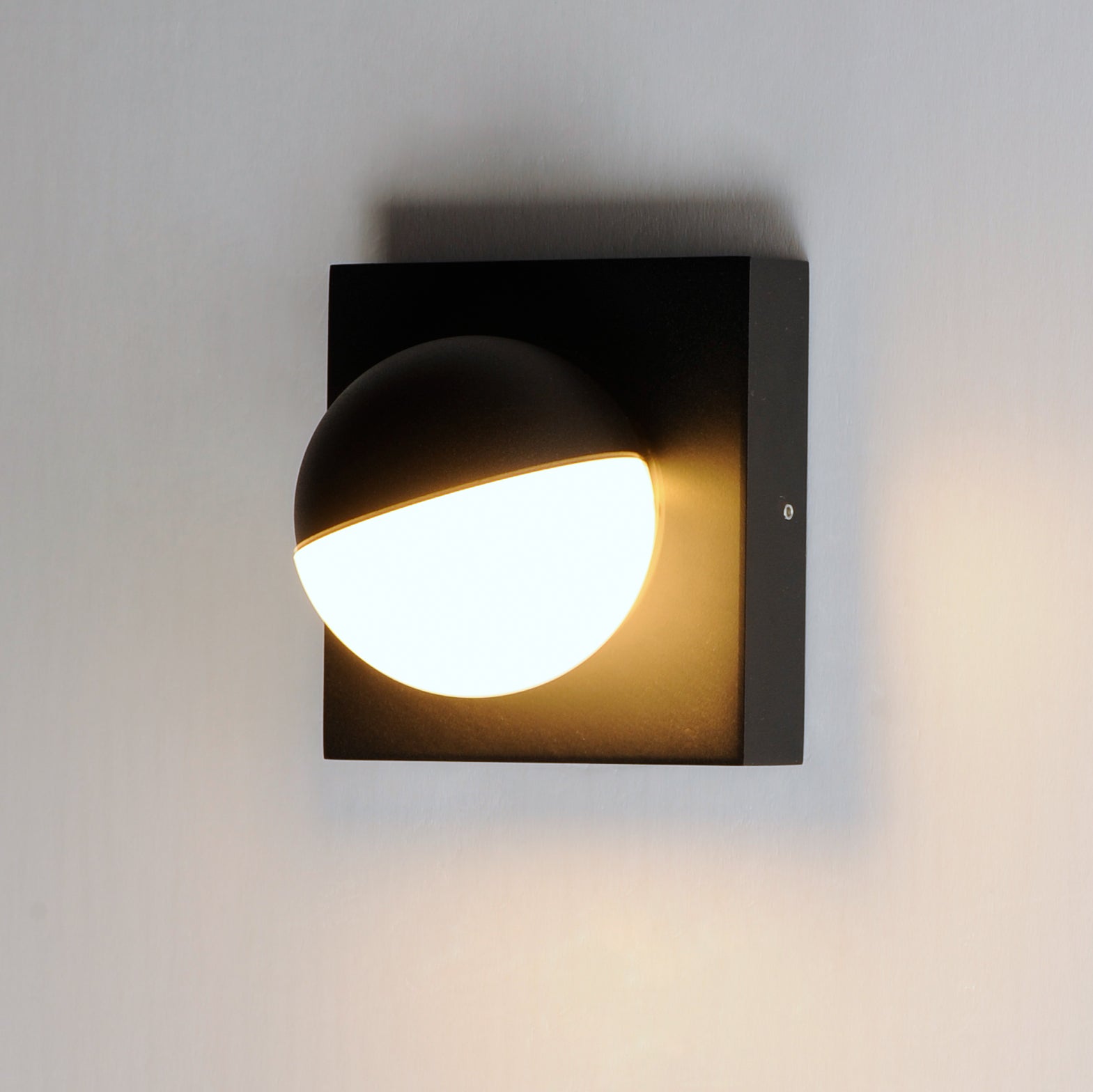 Alumilux Majik-Wall Sconce by ET2