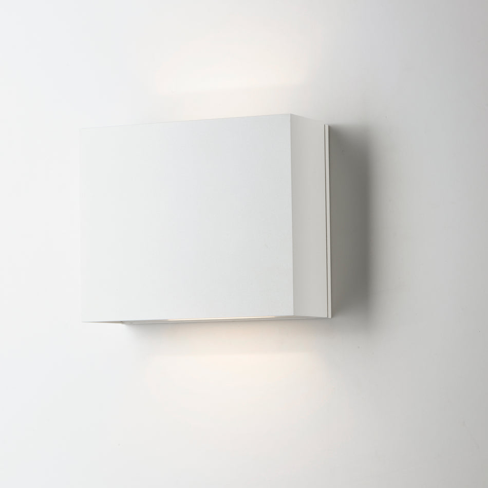 Alumilux Cube-Wall Sconce by ET2