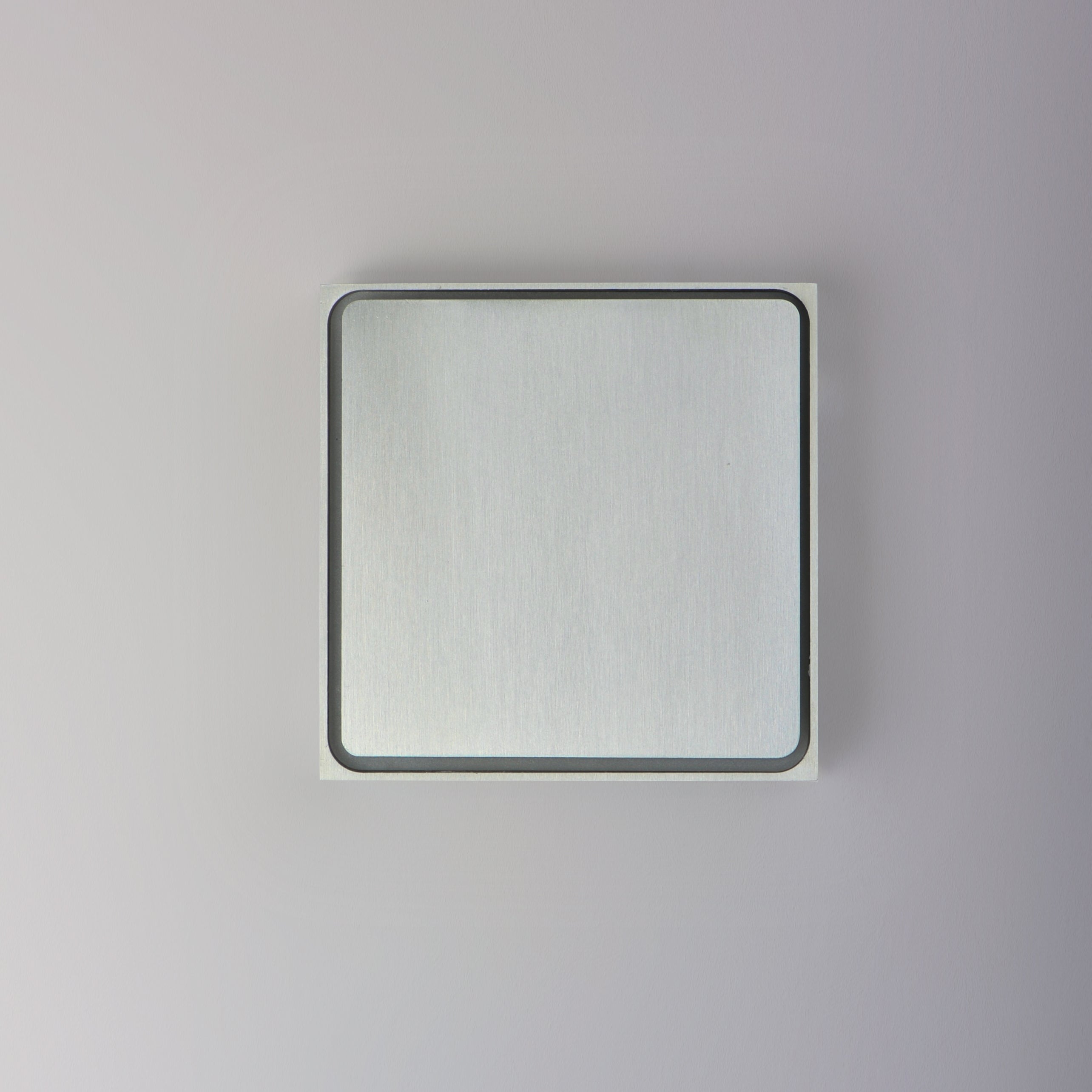 Alumilux Outline-Outdoor Wall Mount by ET2