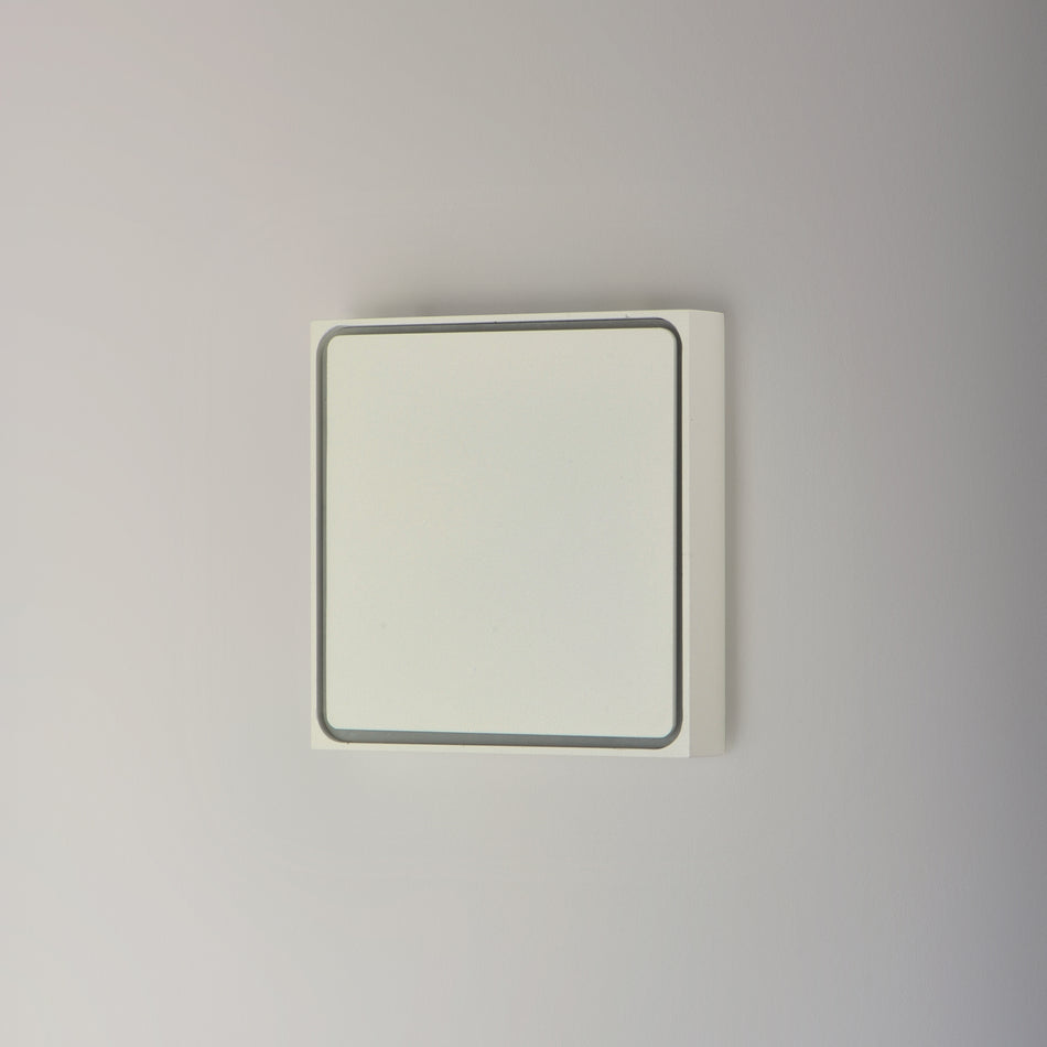 Alumilux Outline-Outdoor Wall Mount by ET2