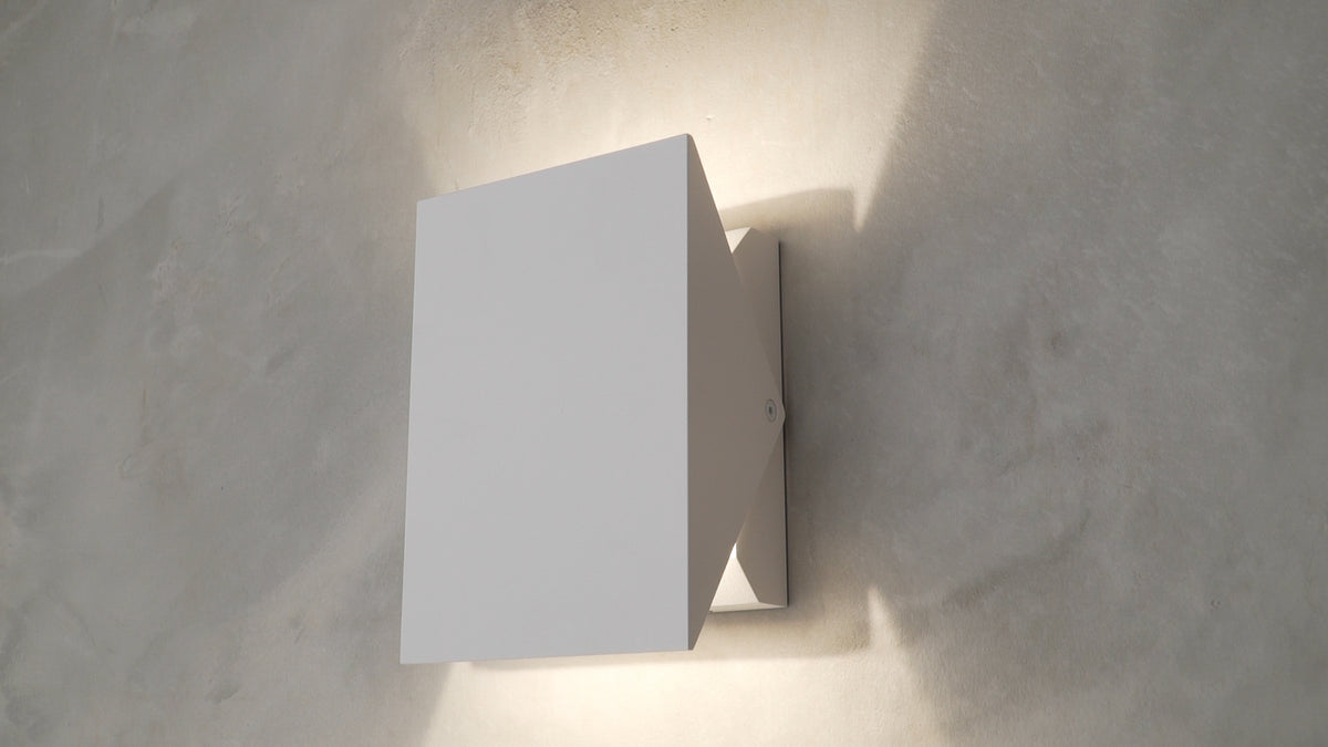 Alumilux Tilt-Outdoor Wall Mount by ET2
