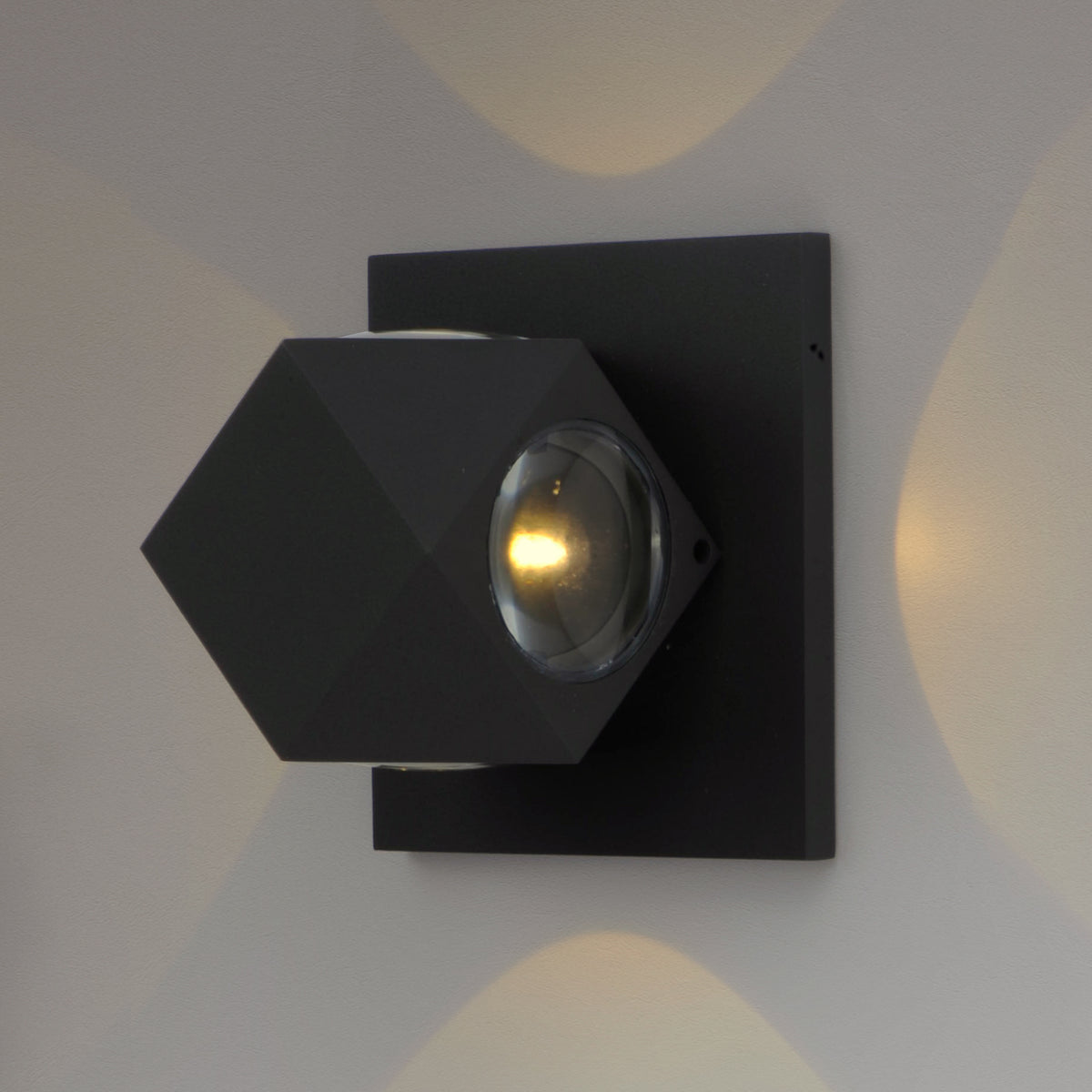 Alumilux Elemental-Outdoor Wall Mount by ET2