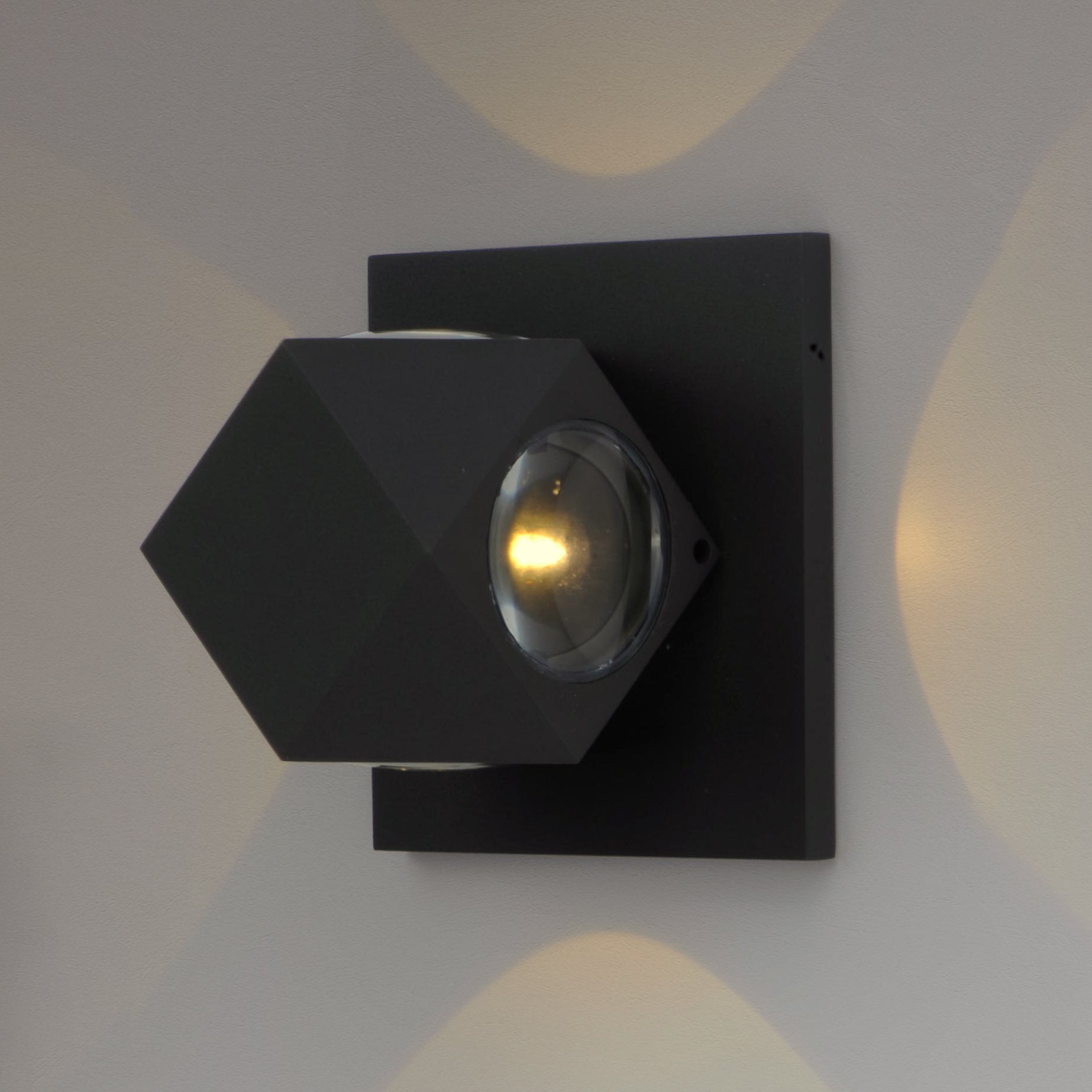 Alumilux Elemental-Outdoor Wall Mount by ET2