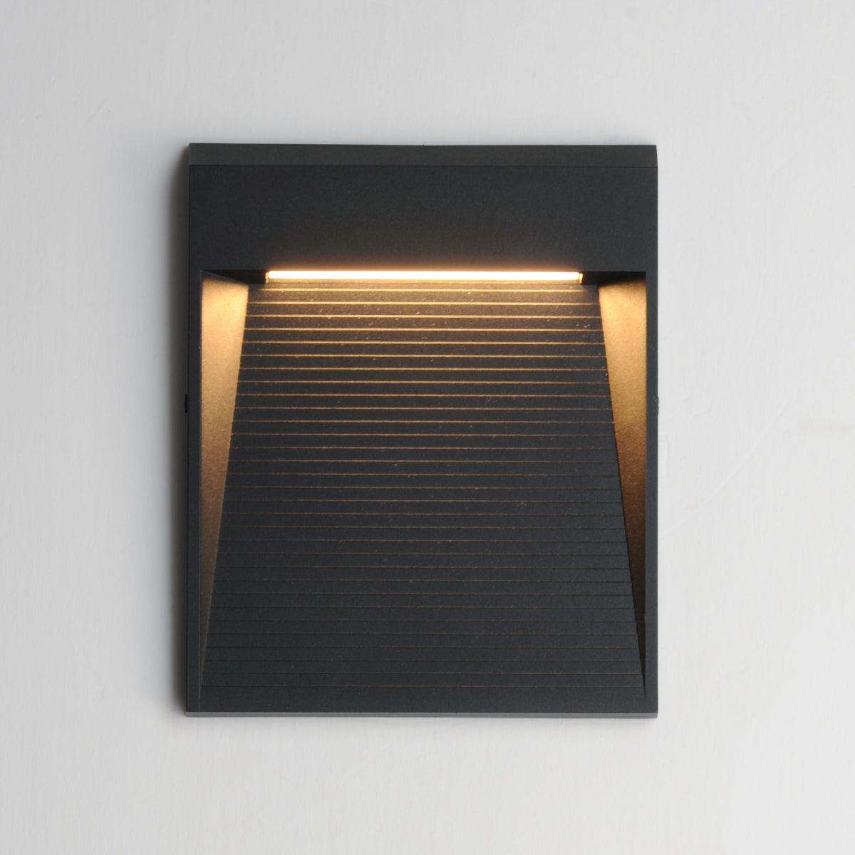 Steppes-Outdoor Wall Mount by ET2