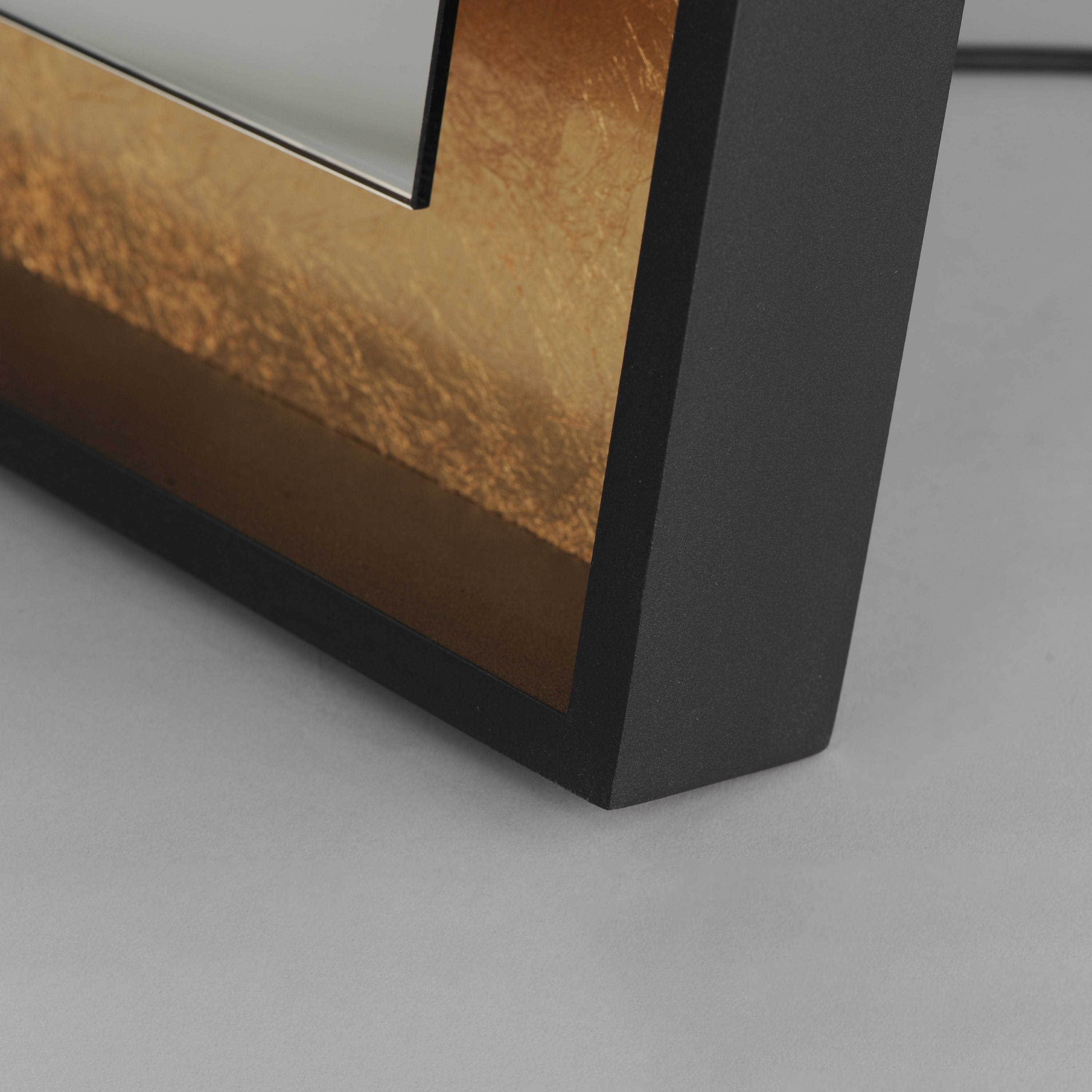 Floating-LED Mirror by ET2