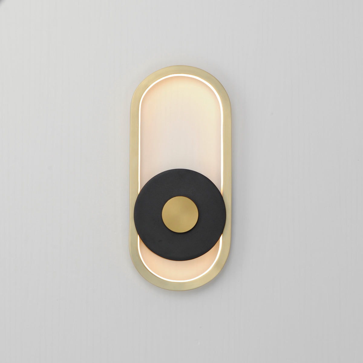 Gravity-Outdoor Wall Mount by ET2