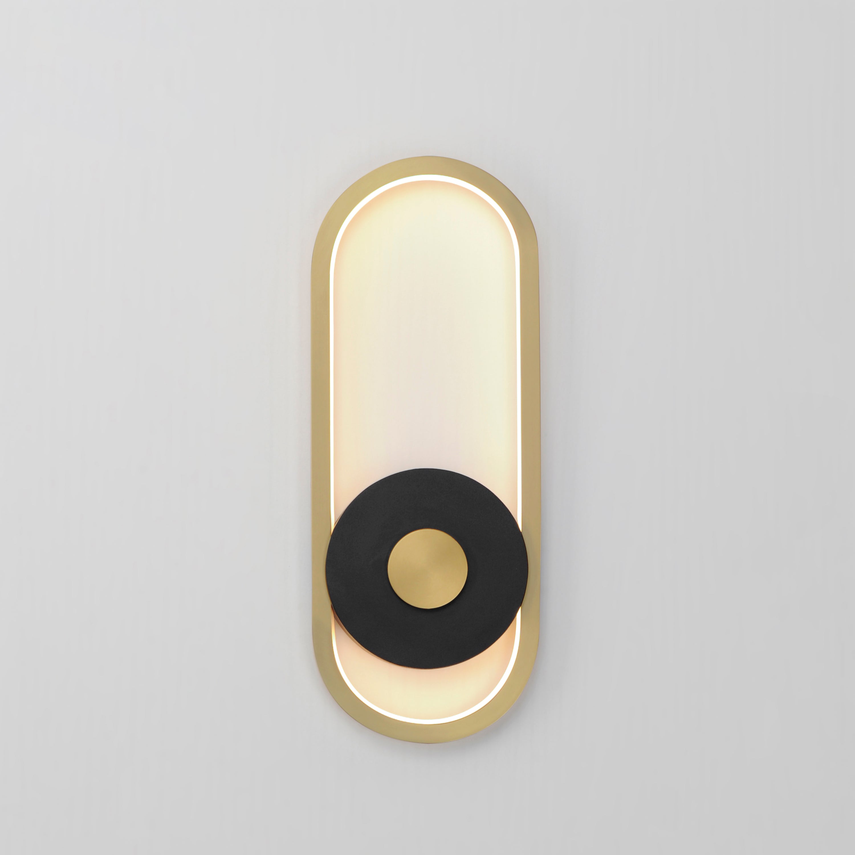 Gravity-Outdoor Wall Mount by ET2