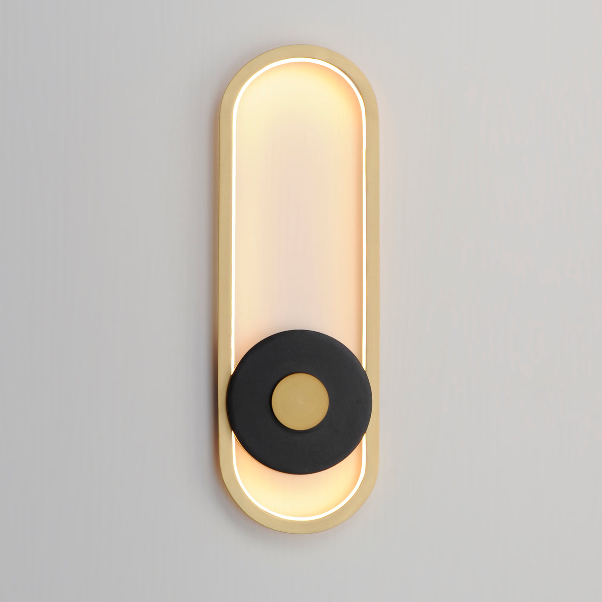 Gravity-Outdoor Wall Mount by ET2
