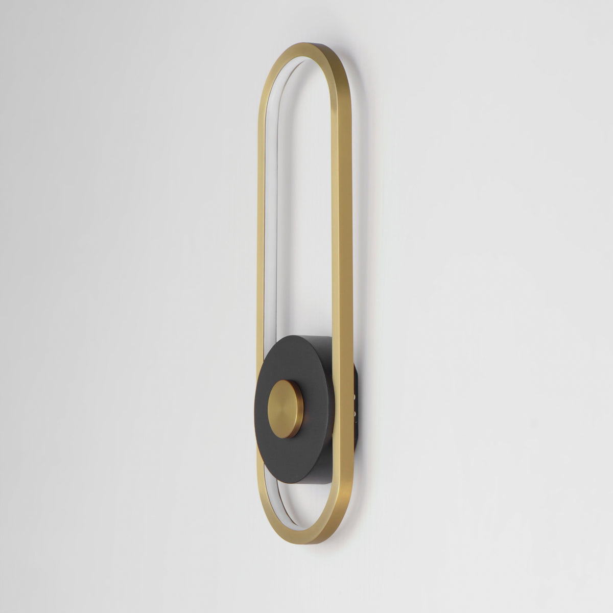 Gravity-Outdoor Wall Mount by ET2