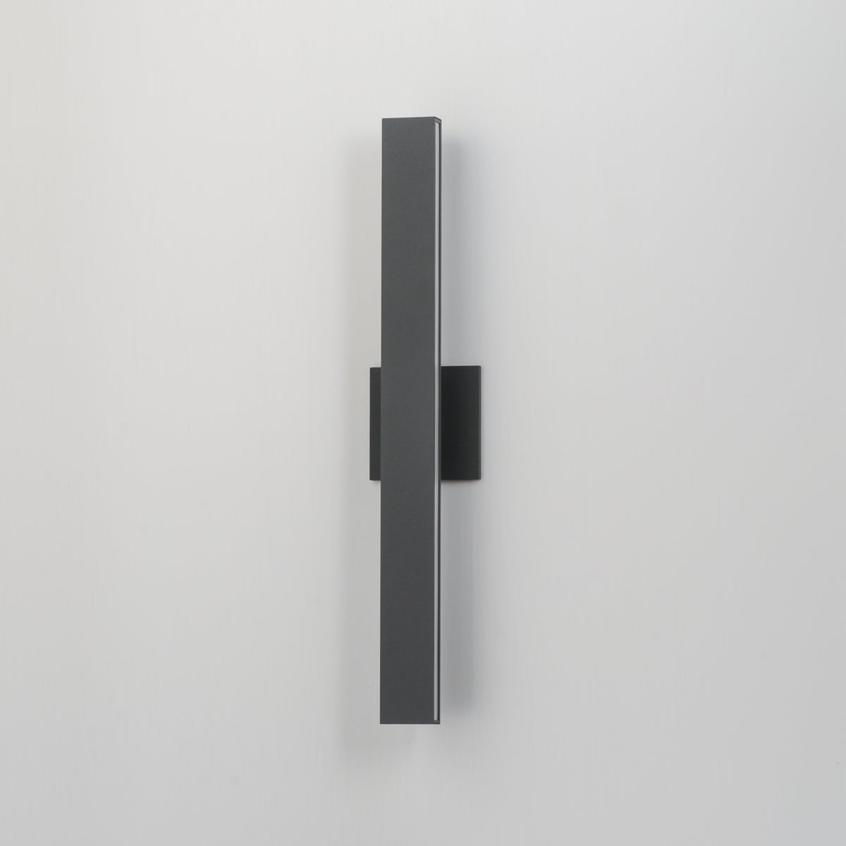 Alumilux Sideline-Outdoor Wall Mount by ET2