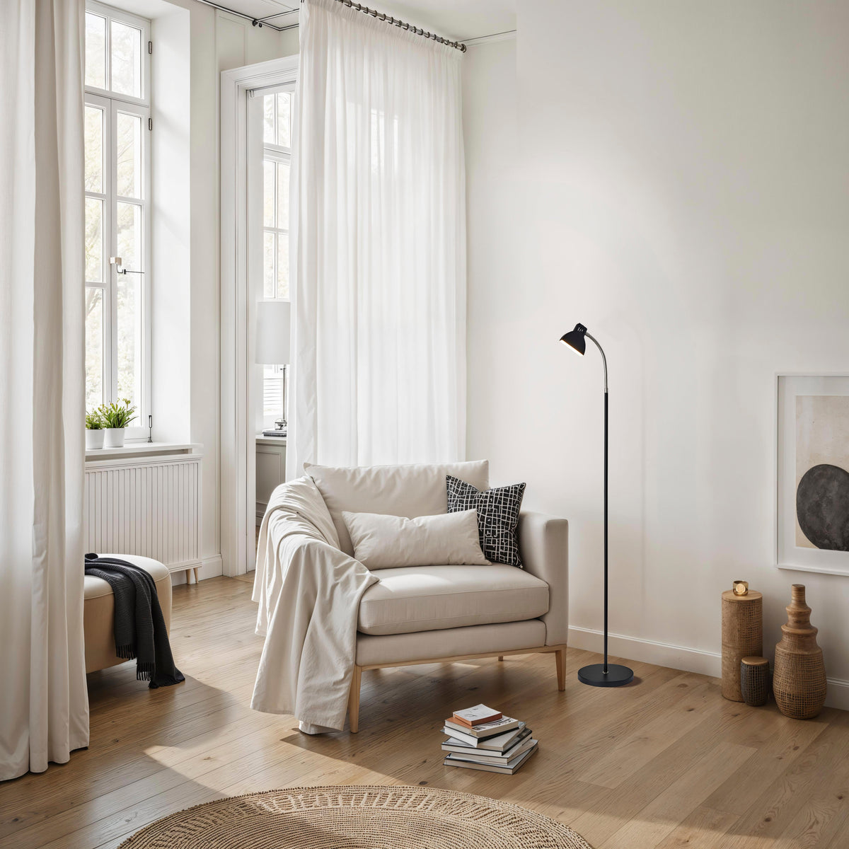 Slender LED Floor Lamp