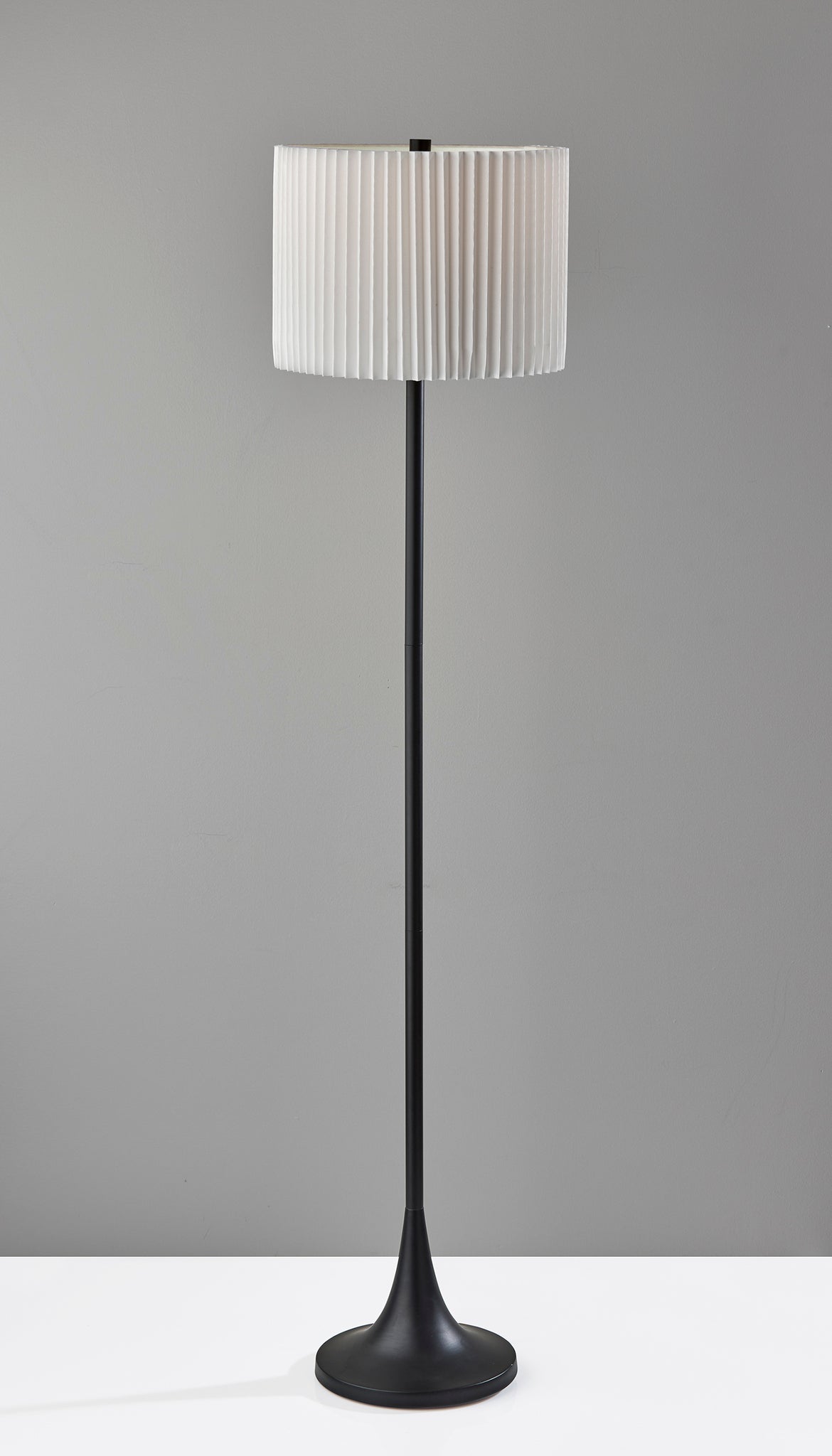 Eli Floor Lamp- Black