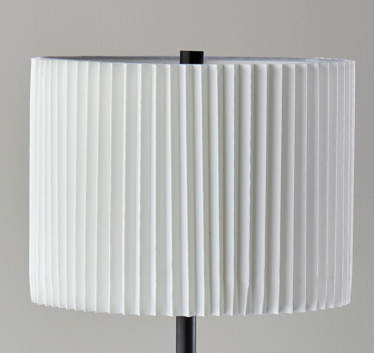 Eli Floor Lamp- Black