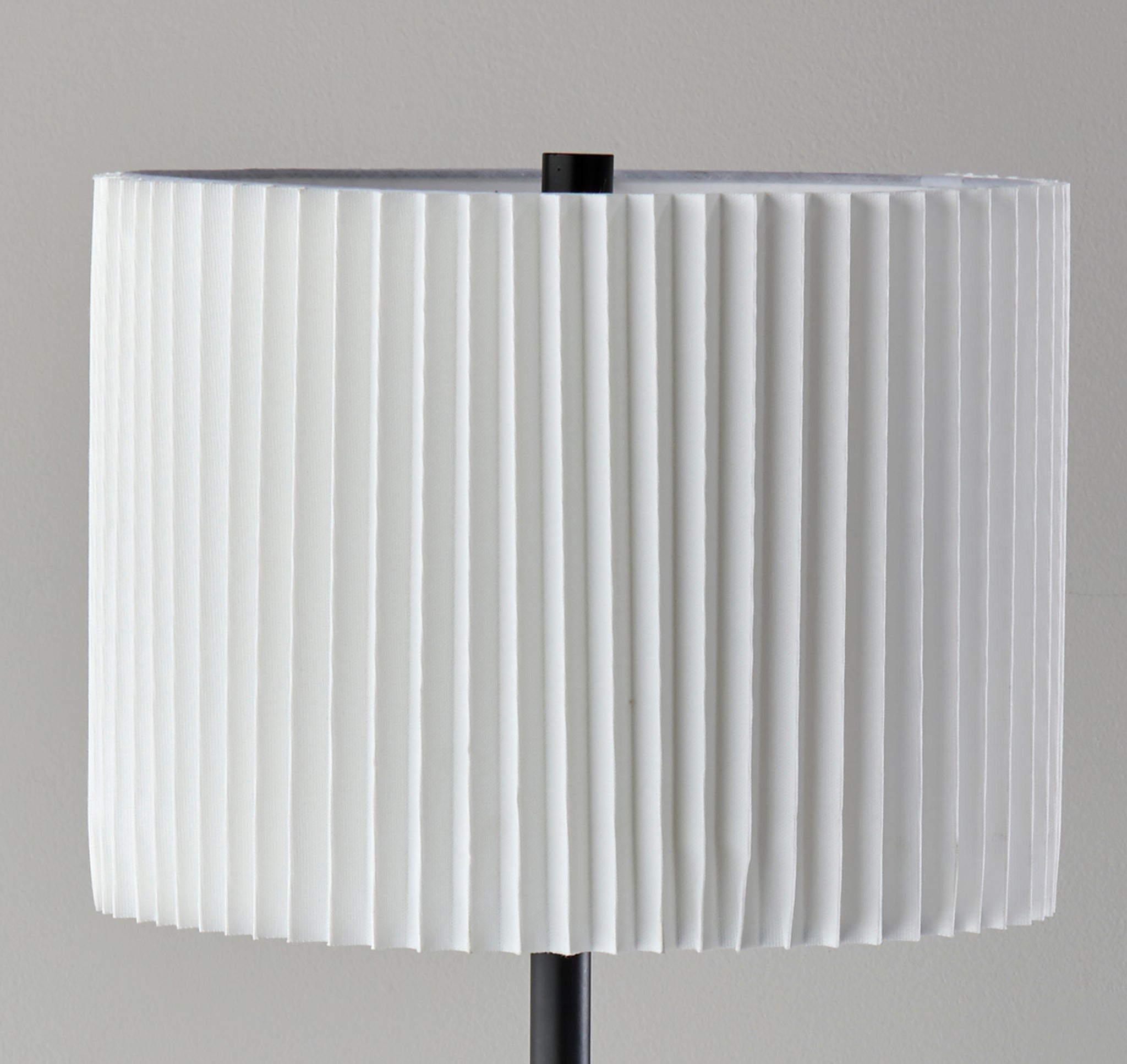 Eli Floor Lamp- Black