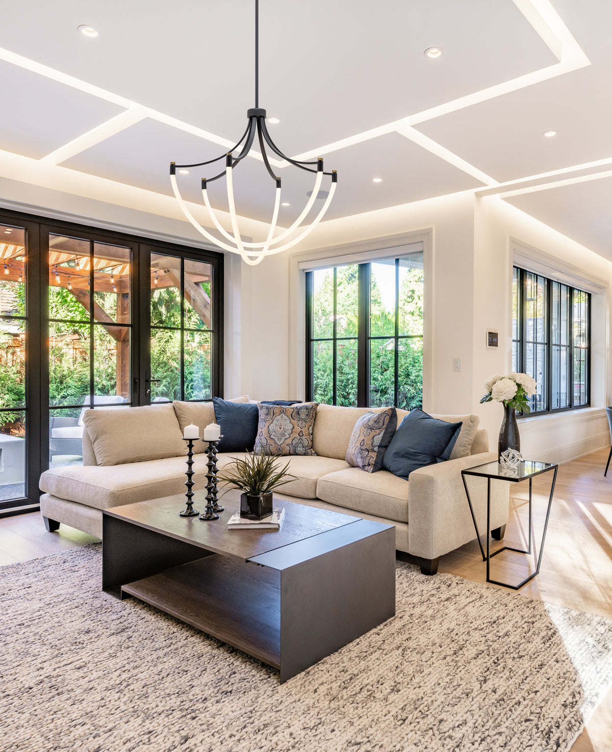 Cascata Collection 3-Light Chandelier Black and Brushed Brass